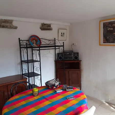 La Casa De Don Claudio Nyaraló